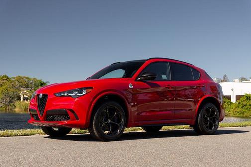 Alfa Rosso 2024 Alfa Romeo Stelvio Quadrifoglio