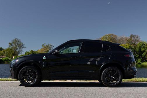 Vulcano Black Metallic 2024 Alfa Romeo Stelvio Quadrifoglio