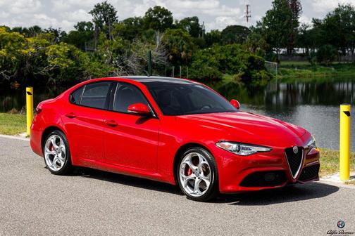 Alfa Rosso 2021 Alfa Romeo Giulia Ti