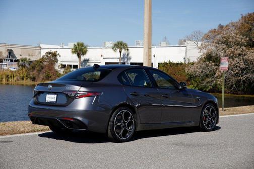 Vesuvio Gray Metallic 2026 Alfa Romeo Giulia Base