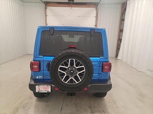 2025 Jeep Wrangler 4-Door Sahara 4x4