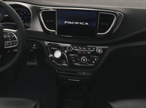 Diamond Black Crystal Pearlcoat 2027 Chrysler Pacifica L