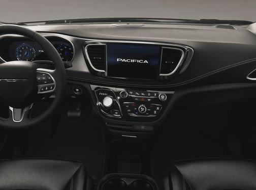 Diamond Black Crystal Pearlcoat 2027 Chrysler Pacifica L