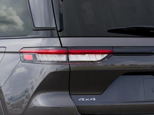 Baltic Gray Metallic Clearcoat 2026 Jeep Grand Cherokee Summit
