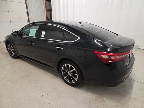 2017 Toyota Avalon Hybrid XLE Plus