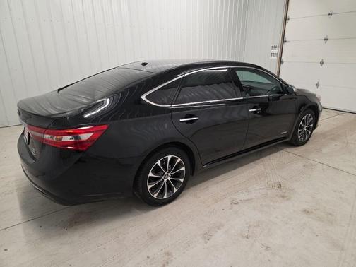2017 Toyota Avalon Hybrid XLE Plus