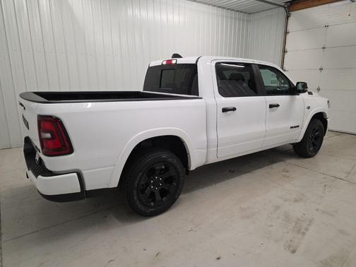 Bright White Clearcoat 2026 RAM 1500 Big Horn/Lone Star