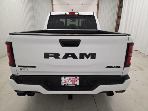 Bright White Clearcoat 2026 RAM 1500 Big Horn/Lone Star
