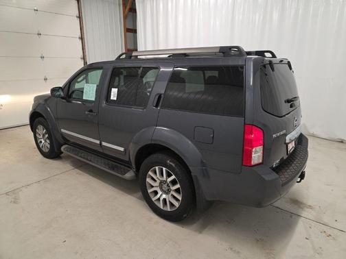 Dark Slate Metallic 2012 Nissan Pathfinder LE