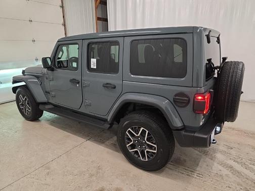 2026 Jeep Wrangler 4-Door Sahara 4x4
