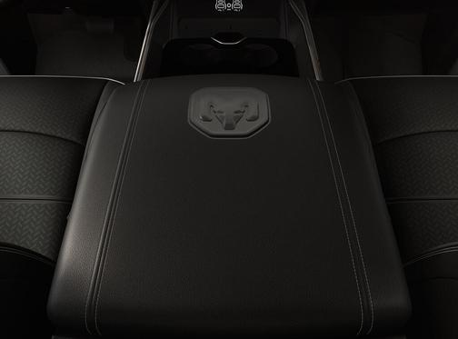 Diamond Black Crystal Pearlcoat 2026 RAM 2500 Laramie Crew Cab 4x4 6'4' Box