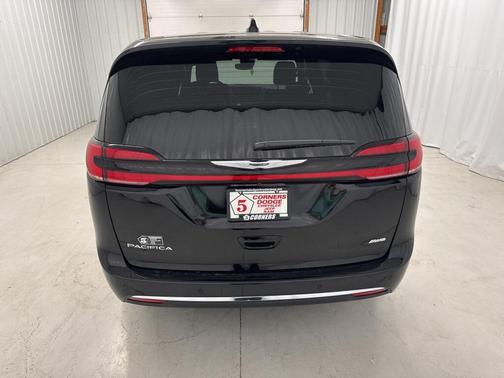 2025 Chrysler Pacifica L