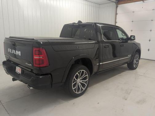 Diamond Black Crystal Pearlcoat 2026 RAM 1500 ST