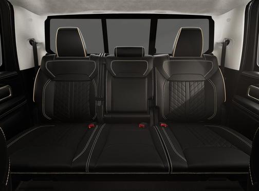 Diamond Black Crystal Pearlcoat 2026 RAM 1500 ST