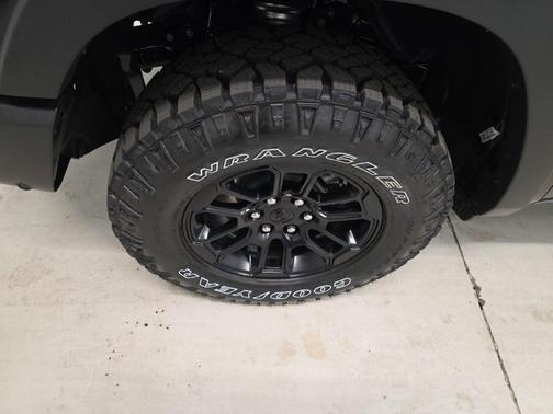 Diamond Black Crystal Pearlcoat 2026 RAM 1500 Rebel