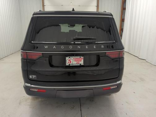 Diamond Black Crystal Pearlcoat 2022 Jeep Wagoneer Series II 4x4