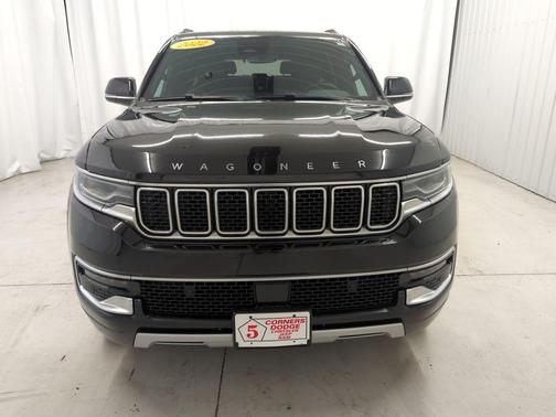 Diamond Black Crystal Pearlcoat 2022 Jeep Wagoneer Series II 4x4