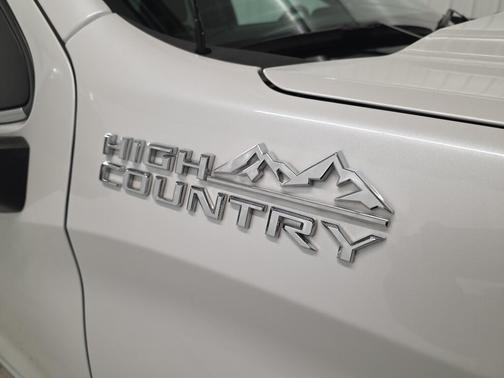 2022 Chevrolet Silverado 1500 High Country