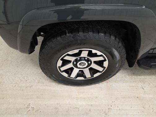 2024 Toyota 4Runner TRD Off Road