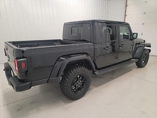 2025 Jeep Gladiator High Tide