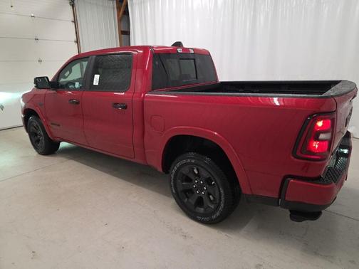 Molten Red Pearlcoat 2027 RAM 1500 Big Horn/Lone Star