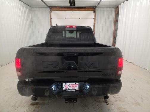 2017 RAM 1500 Night Crew Cab 4x4 5'7' Box