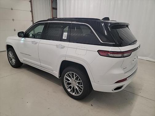 2025 Jeep Grand Cherokee Summit