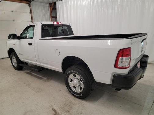 2022 RAM 2500 Tradesman Regular Cab 4x4 8' Box