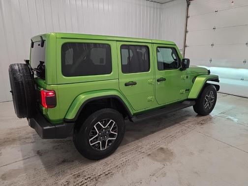 2026 Jeep Wrangler 4-Door Sahara 4x4