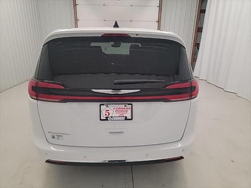 2025 Chrysler Pacifica L