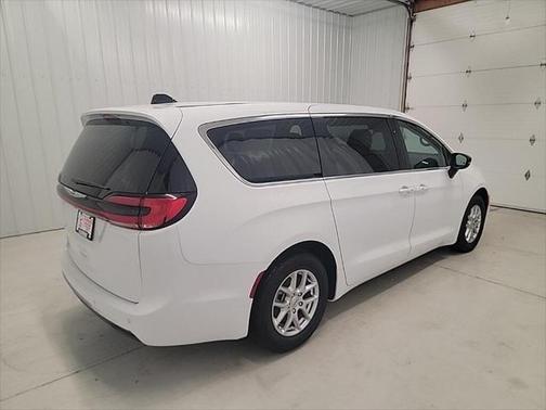 2025 Chrysler Pacifica L