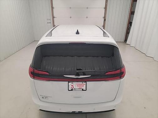2025 Chrysler Pacifica L