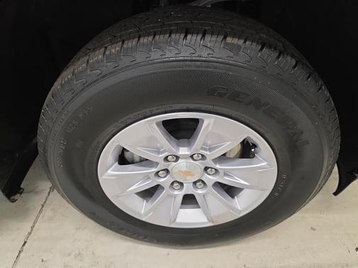 Summit White 2025 Chevrolet Silverado 1500 WT