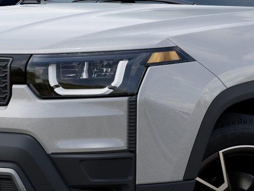 Silver Zynith Clearcoat 2026 Jeep Cherokee Overland
