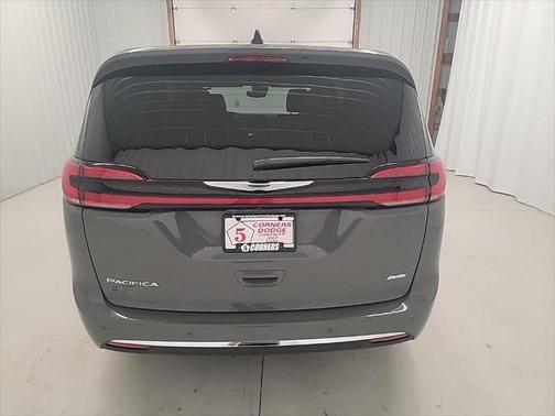 2025 Chrysler Pacifica L