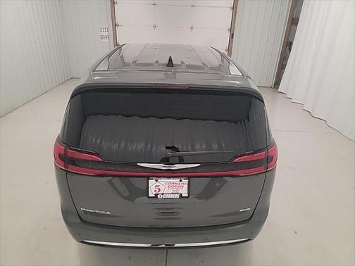 2025 Chrysler Pacifica L