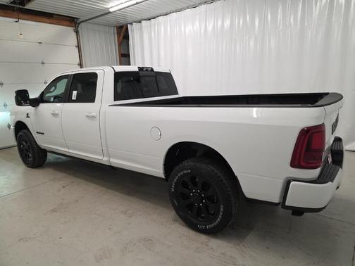 2026 RAM 3500 Laramie Crew Cab 4x4 8' Box