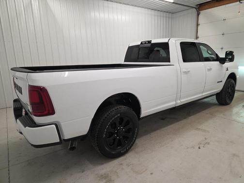 2026 RAM 3500 Laramie Crew Cab 4x4 8' Box