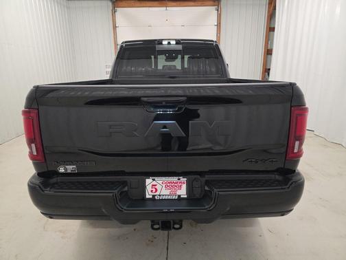Diamond Black Crystal Pearlcoat 2026 RAM 2500 Laramie Crew Cab 4x4 6'4' Box