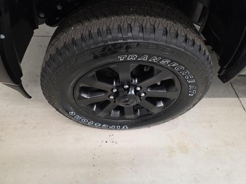 Diamond Black Crystal Pearlcoat 2026 RAM 2500 Laramie Crew Cab 4x4 6'4' Box