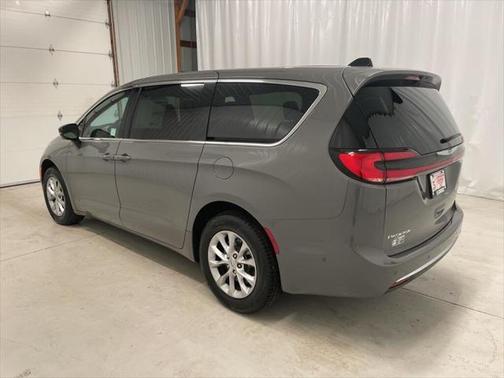 2025 Chrysler Pacifica L