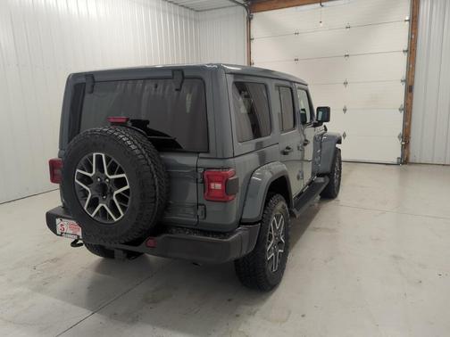 2024 Jeep Wrangler 4-Door Sahara 4x4