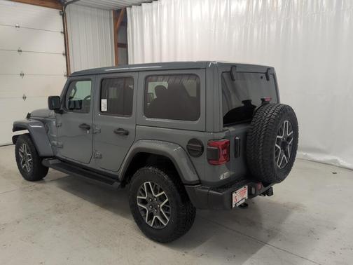 2024 Jeep Wrangler 4-Door Sahara 4x4