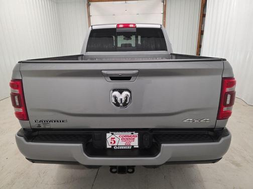 Billet Silver Metallic Clearcoat 2022 RAM 3500 Laramie Crew Cab 4x4 6'4' Box