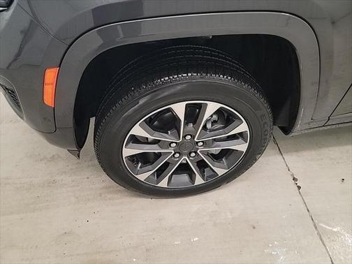 2025 Jeep Grand Cherokee Overland