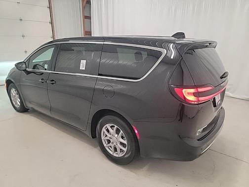 2025 Chrysler Pacifica L