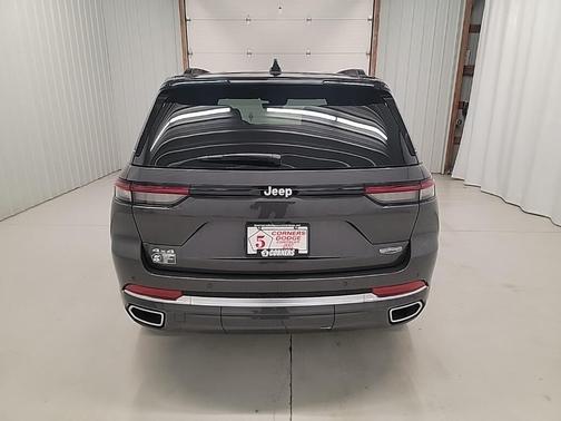2025 Jeep Grand Cherokee Summit