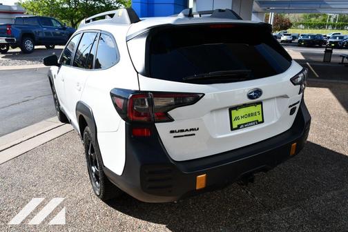 Crystal White Pearl 2024 Subaru Outback Wilderness