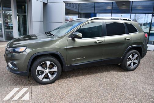 Olive Green Pearlcoat 2019 Jeep Cherokee Limited