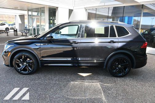 2023 Volkswagen Tiguan 2.0T SE R-Line Black 4MOTION